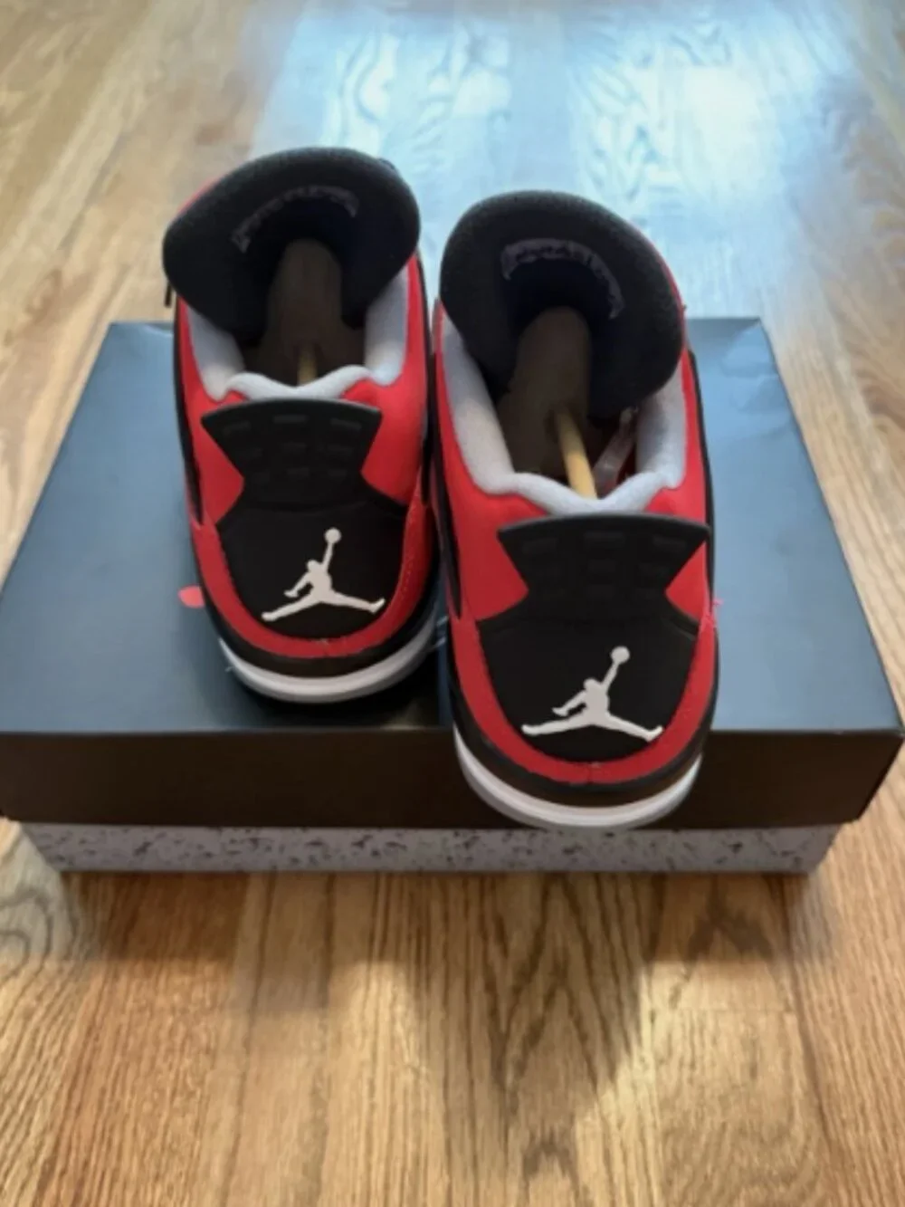 Jordan 4 Retro ’Toro Bravo’